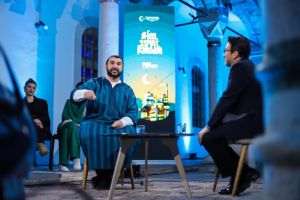 Jurnalistul Sami Hamdi s-a întors în Londra după ce a fost arestat de Serviciul pentru Imigrări şi Vamă al SUA